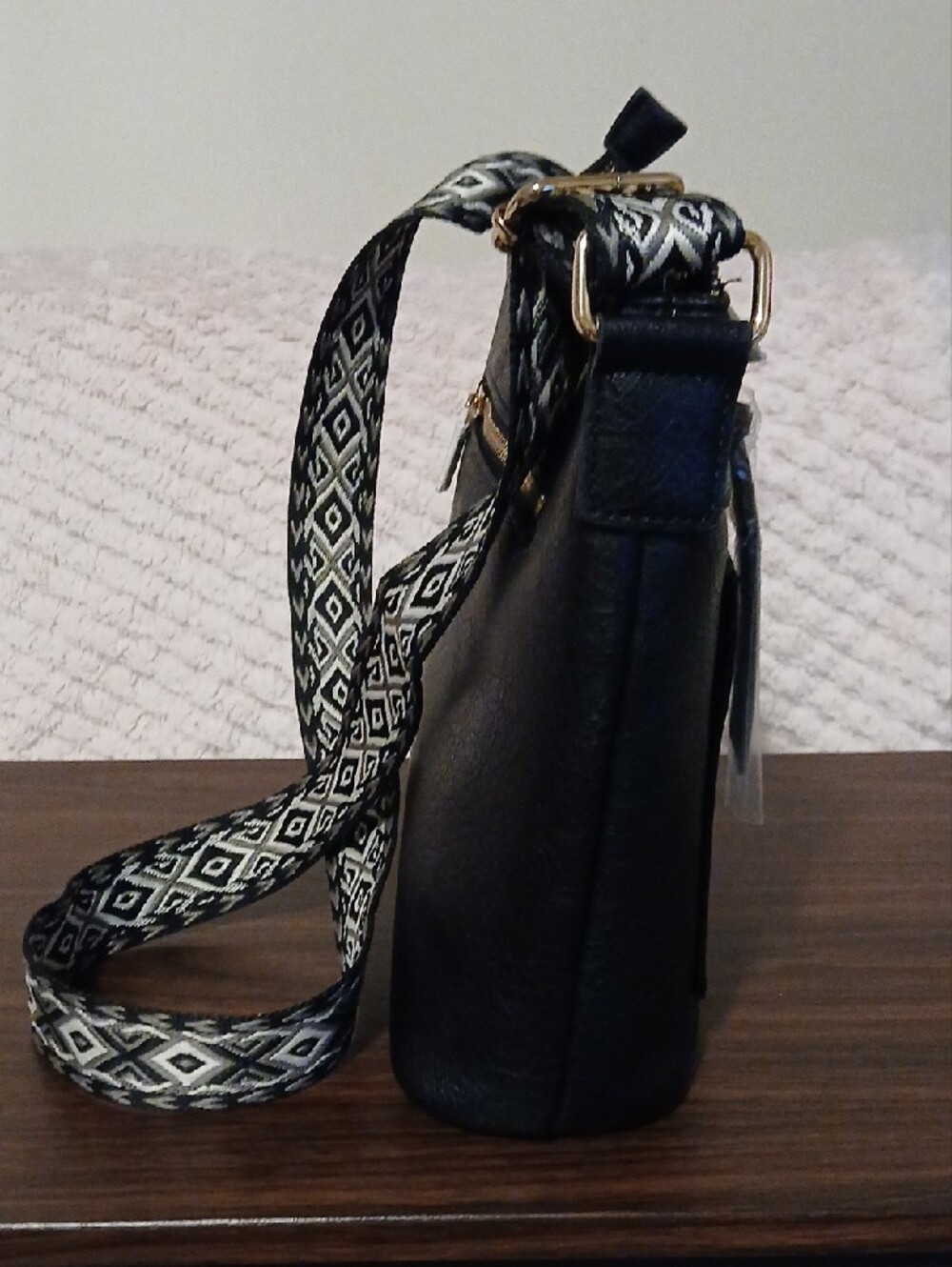 V-Accent Black Crossbody Bag - Women's Shoulder Bag NWOT - Picture 2 of 4
